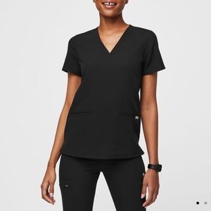 Figs Casma™ Three-Pocket Scrub Top